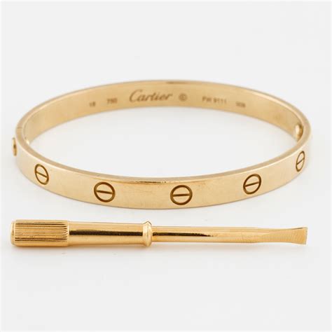 cartier love bracelwt